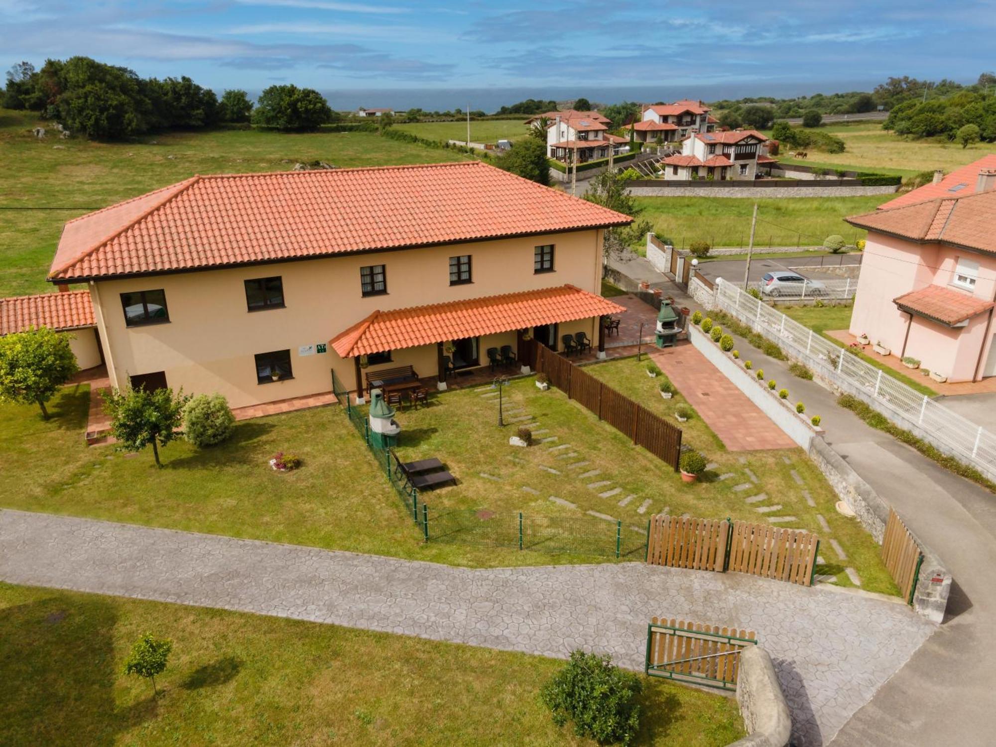 Apartamentos El Acebo Naves  Exterior photo
