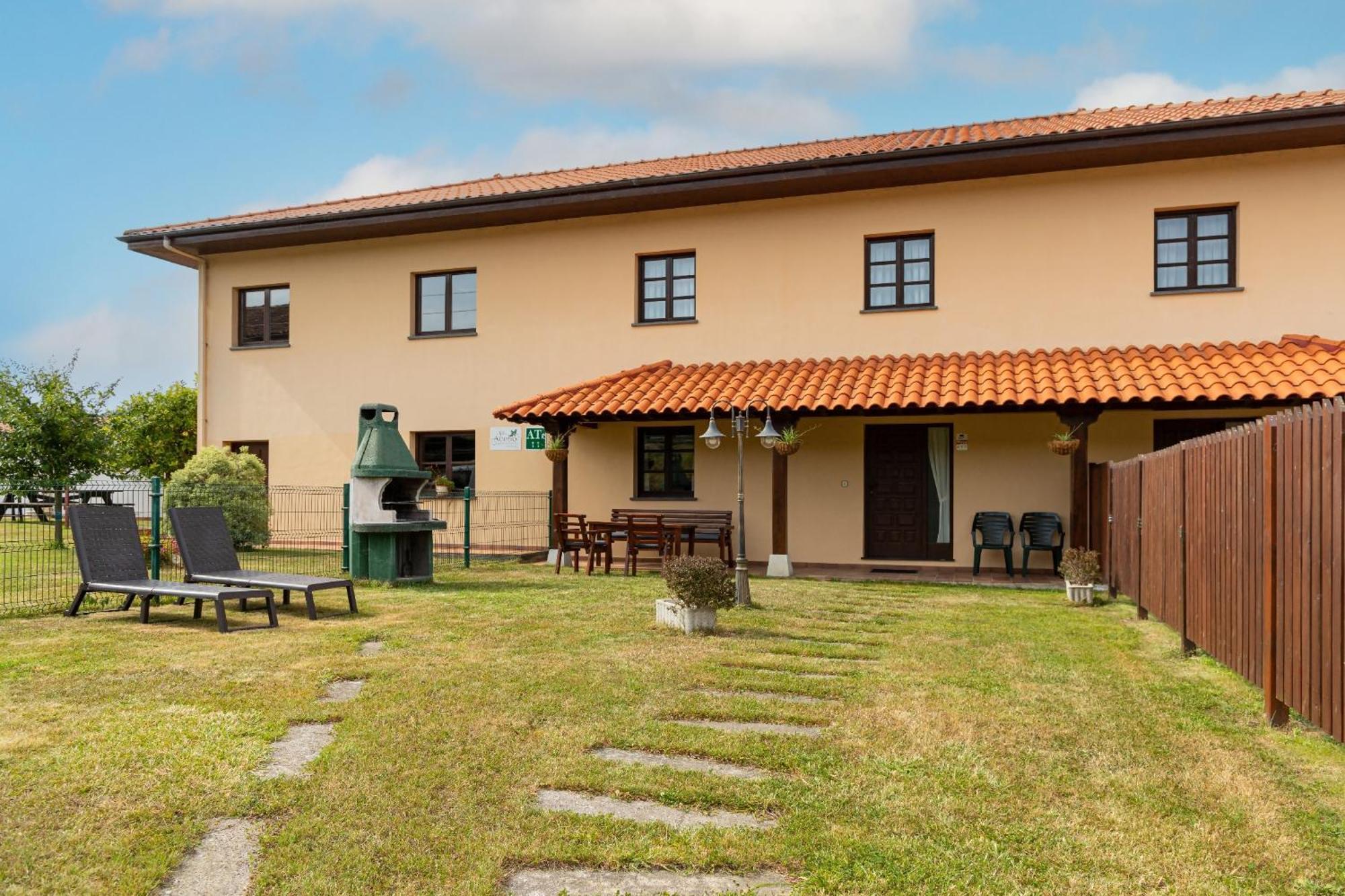 Apartamentos El Acebo Naves  Exterior photo